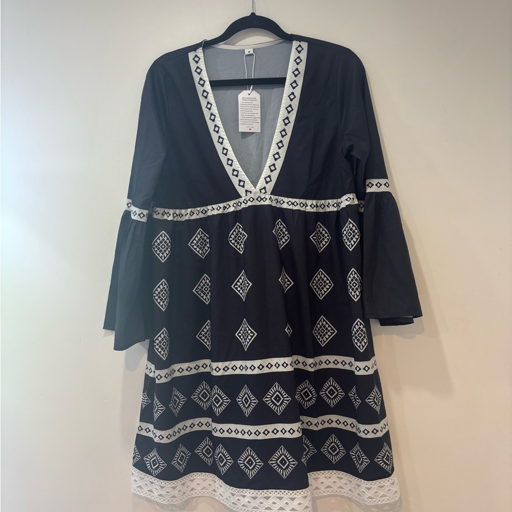 Elegant Black and White Patterned Dress